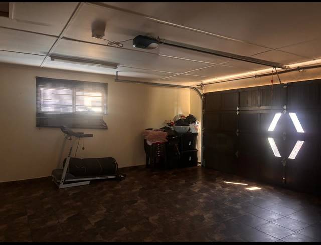 3 BEDROOM TOWNHOUSE FOR SALE IN ZSM INDUSTRIAL